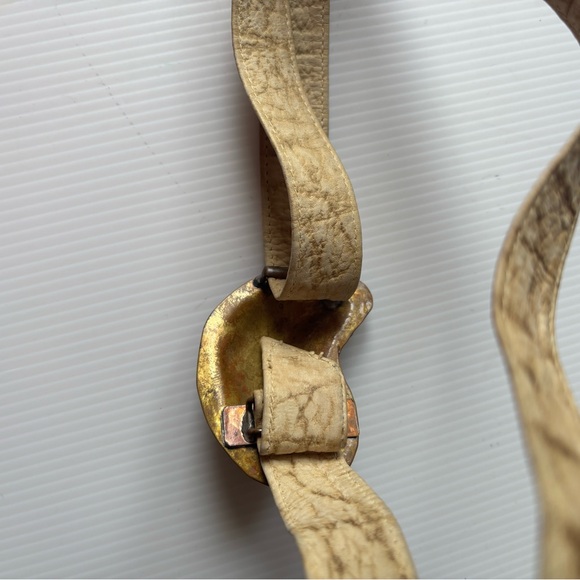 Vintage Beige Leather Belt with Brown Metal Accent - Picture 6 of 6
